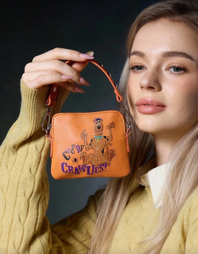 کیف کراسبادی و دستی اسکوبیدو